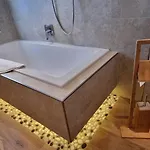 Goldene Rose רויטה