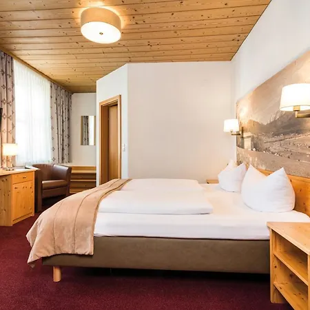 Goldene Rose Hotel 3*