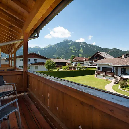 金玫瑰酒店 3* 罗伊特