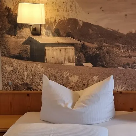 فندق Goldene Rose روتته