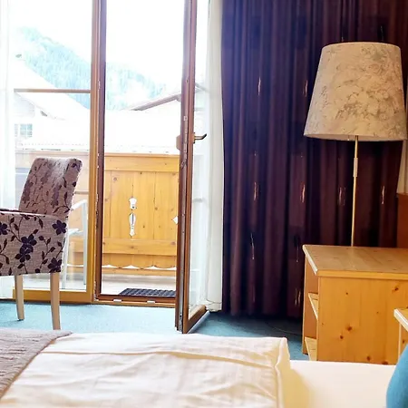 Goldene Rose Hotel 3*