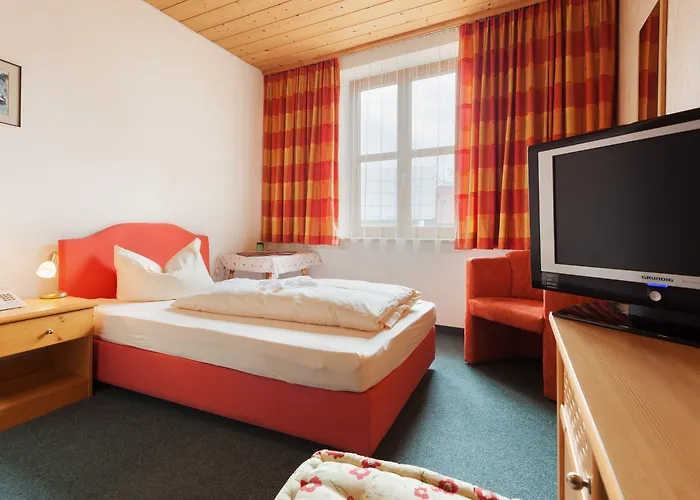 ホテル ゴールデン ローズ ロイテ