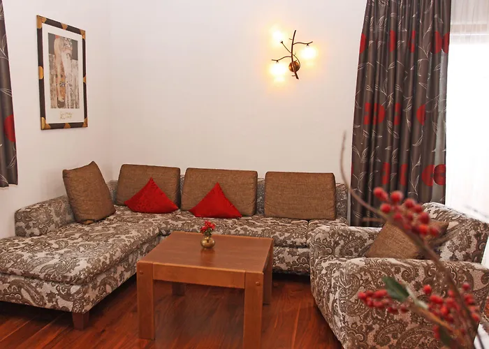 ゴールデン ローズ ホテル