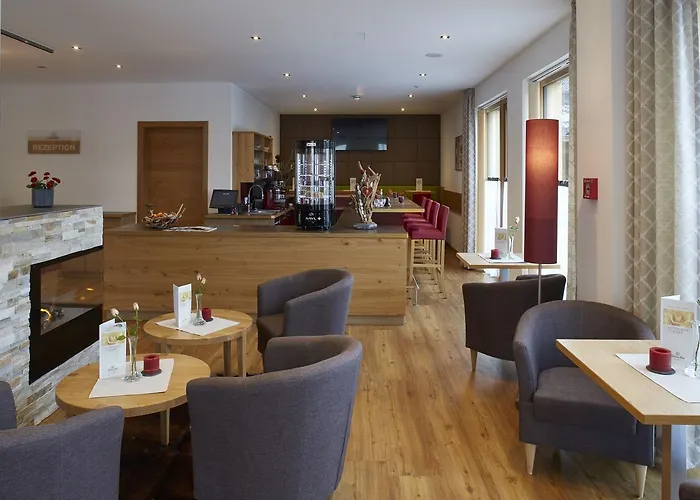 ホテル ゴールデン ローズ 3*