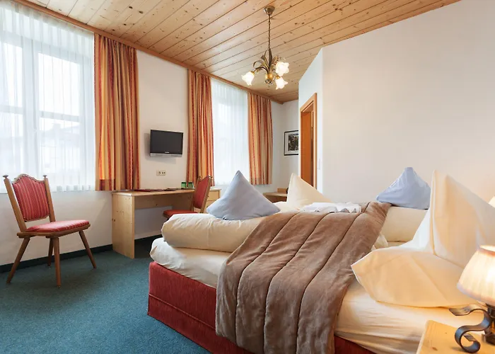 فندق Goldene Rose 3*